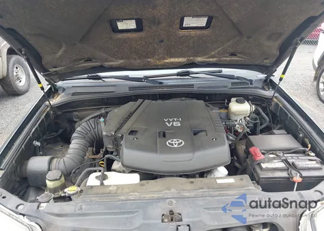 2006 Toyota 4Runner Sr5 V6 z USA, uszkodzony, nr VIN JTEBU14RX68068646